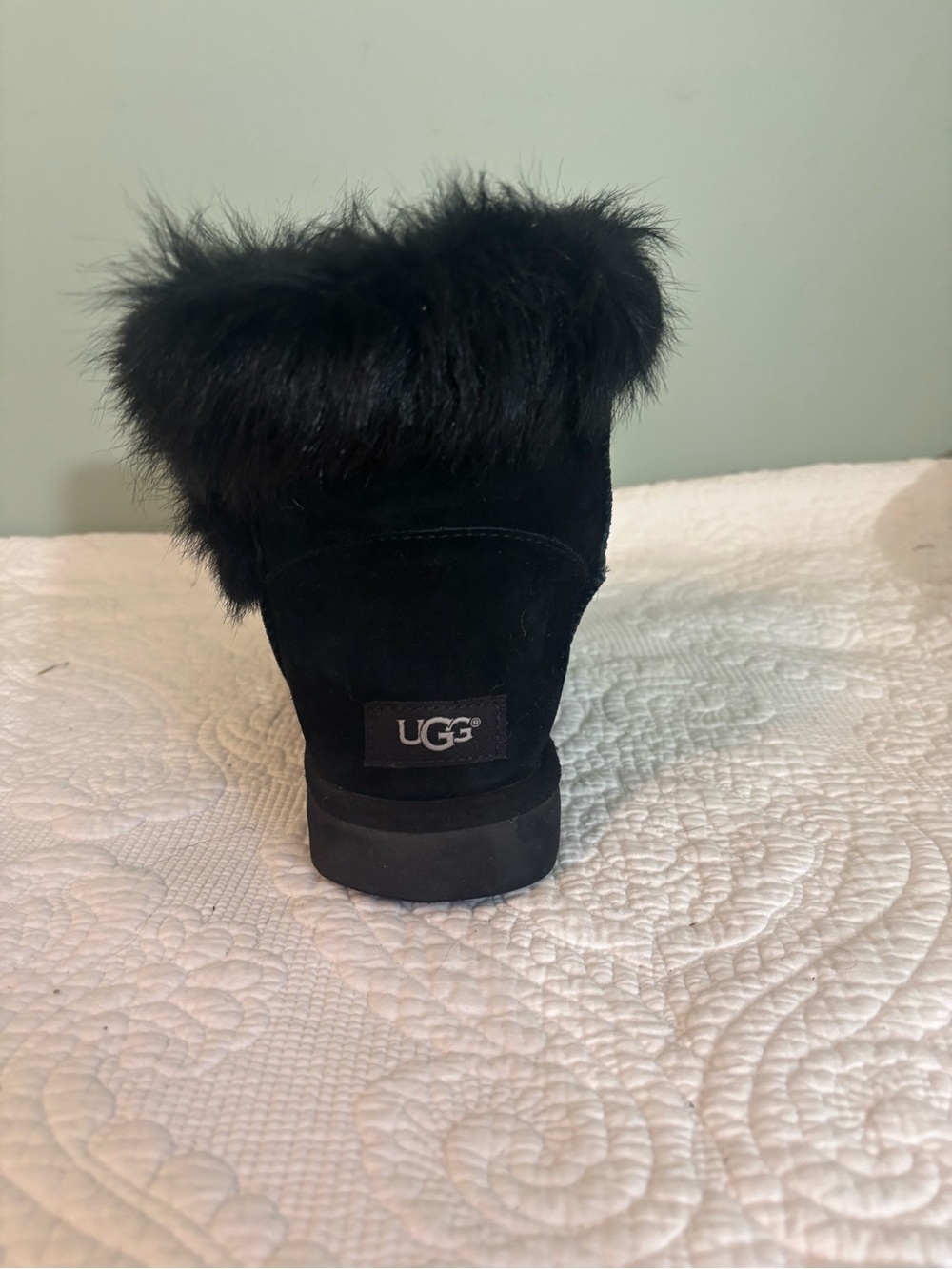 Women's Accessory Subcategory Identification